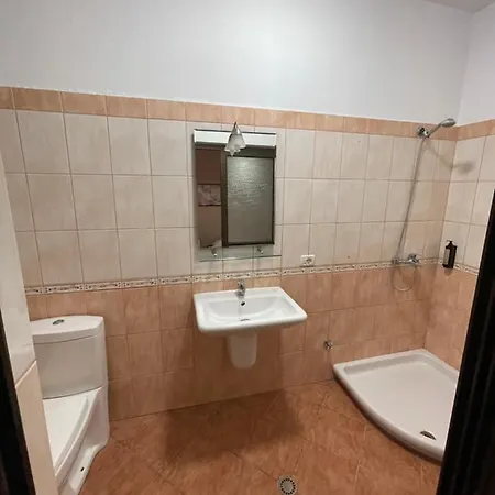 Eljo's Hotel